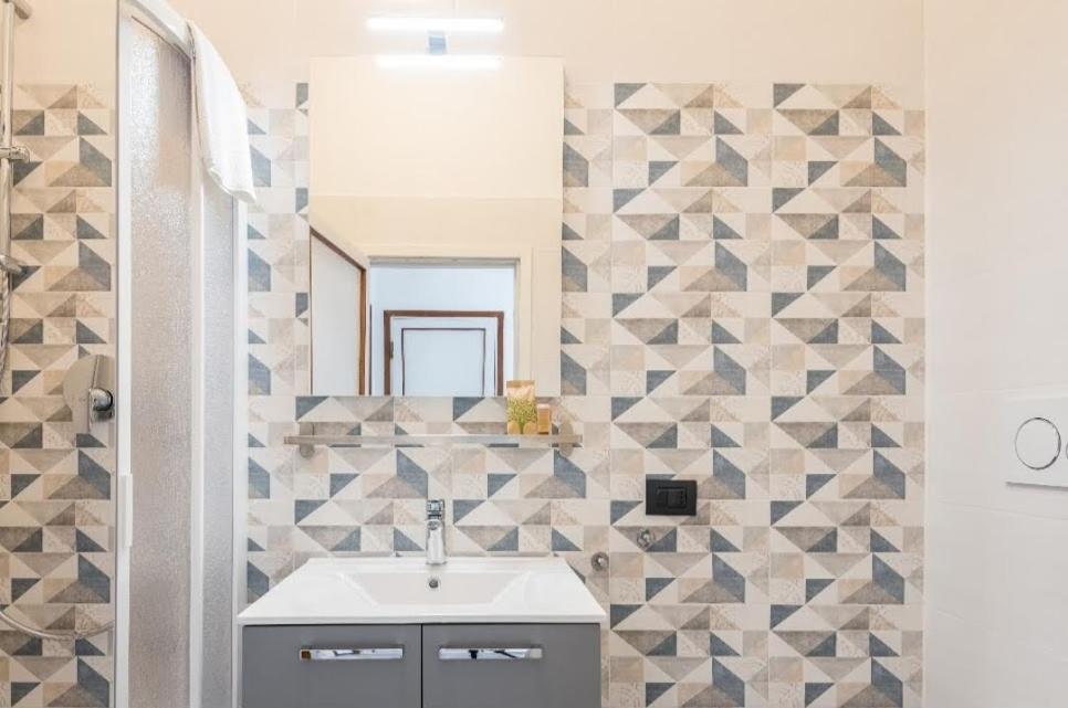 Kate Apartment In Centro 3 Camere Da Letto 3 Bagni Florence Luaran gambar